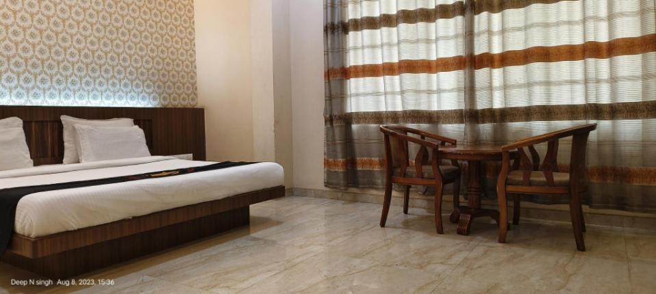 Hotel Kushala Executive Inn Тхане Номер фото