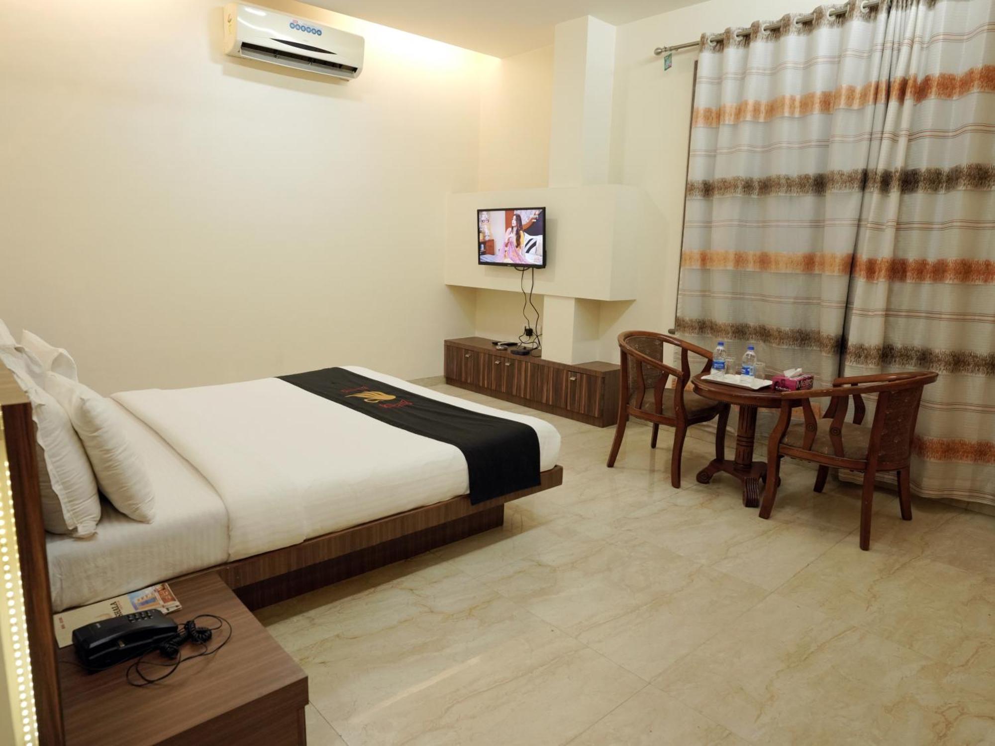 Hotel Kushala Executive Inn Тхане Екстер'єр фото