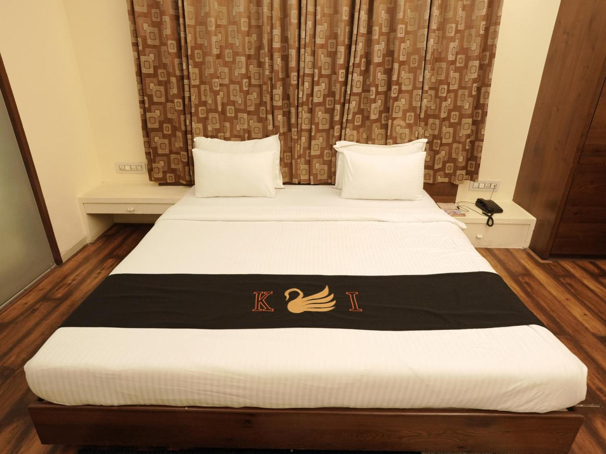 Hotel Kushala Executive Inn Тхане Екстер'єр фото